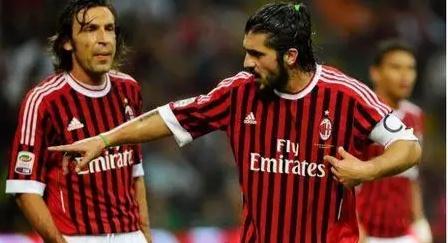 为世界杯名额奋斗！记者：齐尔克泽已向曼联提出离队申请（为世界杯席位而战！记者称齐尔克泽已向曼联递交离队申请）