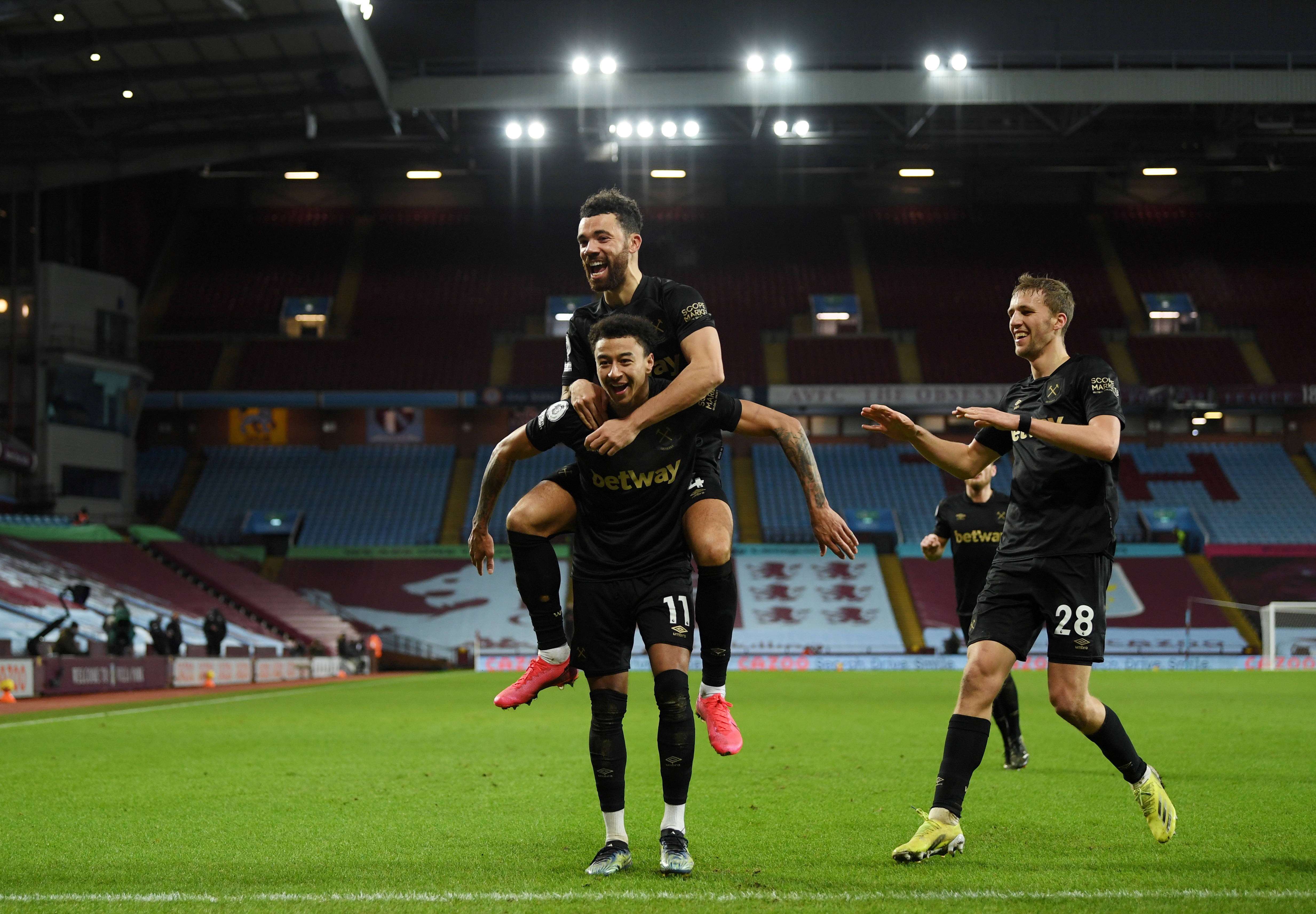 埃弗顿做客表现糟糕！海外情报：曼联2-1埃弗顿（曼联2-1力克埃弗顿，太妃糖客场依旧低迷）