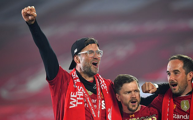 大二男生休学当残特奥会领跑员残特奥会田径女选手哪吒头亮相夺银