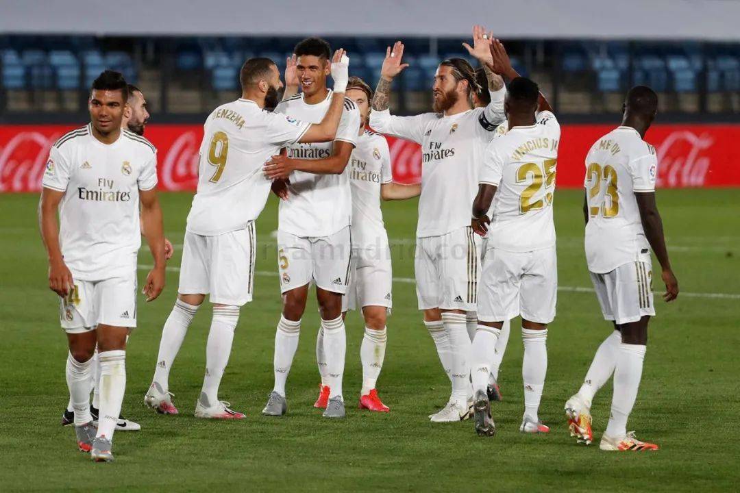 NBA：湖人加时不敌掘金 詹姆斯空砍准三双