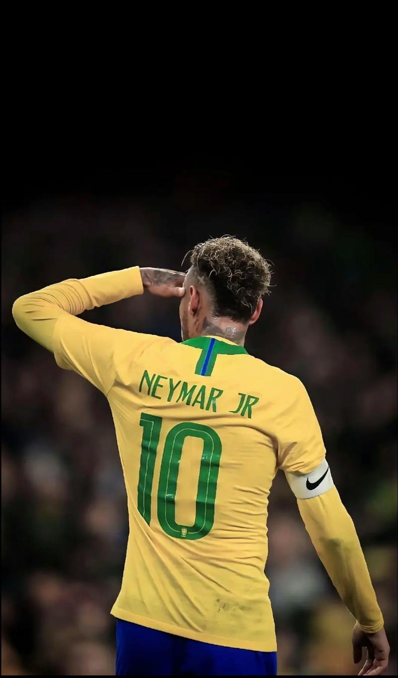 勇夺金靴，法比奥赛后社媒：感谢队友以及每位愿意相信我的人