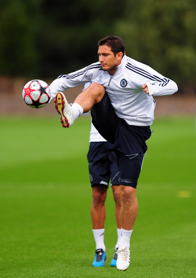 李金羽：中国足球前一段已经掉冰窟窿里了，目前处于恢复期（李金羽：此前中国足球跌入低谷，如今正处于恢复阶段）