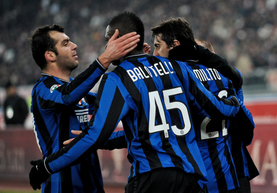 米兰0比1不敌拉齐奥，这场比赛再次证明，米兰需要一个中锋