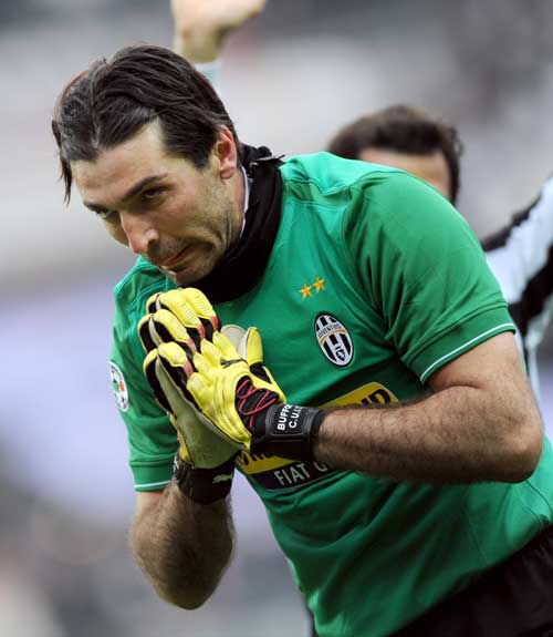 埃永：榜样是埃托奥和莱万；相比西甲我的风格更适合踢英超（埃永：以埃托奥、莱万为榜样，自认踢法更适合英超而非西甲）